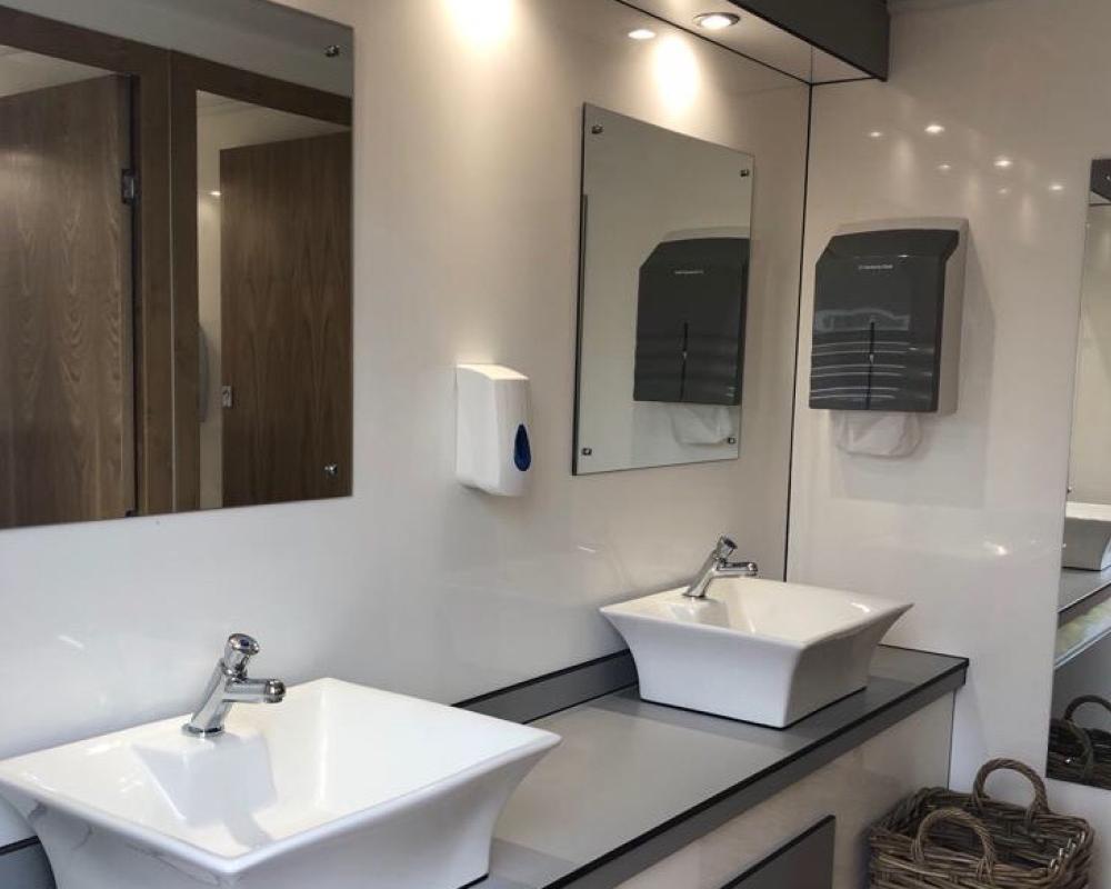 Royal 2+1 | Blue Loos Event Hire | Weddings