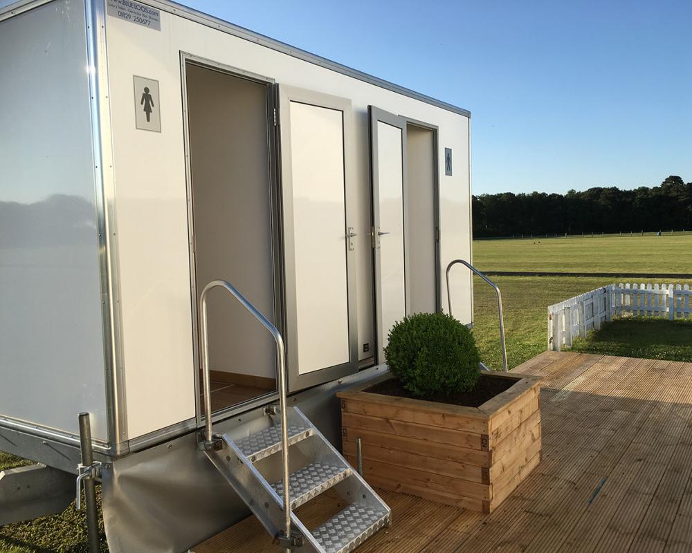 Royal 2+1 | Blue Loos Event Hire | Weddings