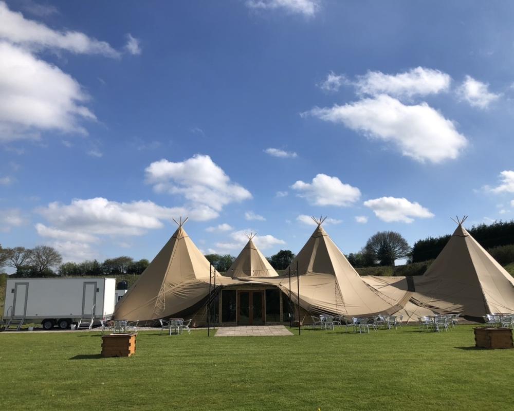Sapphire 3+1 | Blue Loos Event Hire | Weddings | Cheshire