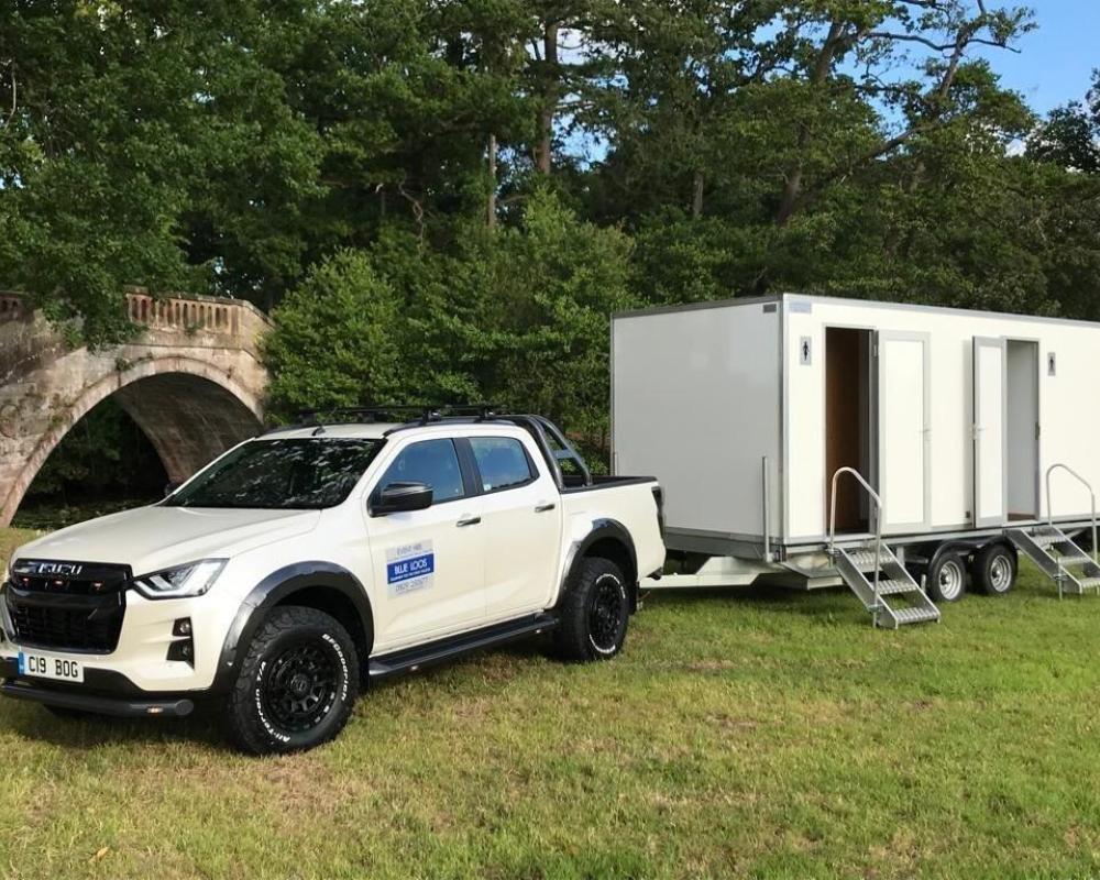 Royal 2+1 | Blue Loos Event Hire | Weddings